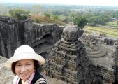 西インドの「石窟寺院」